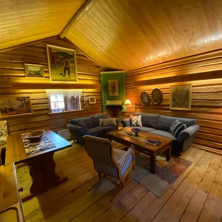 Historisk Opphold Pa Borte Gard 3*